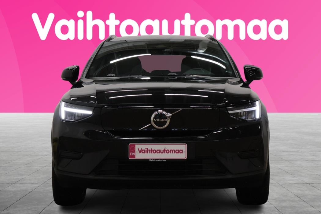 VOLVO XC40 2023