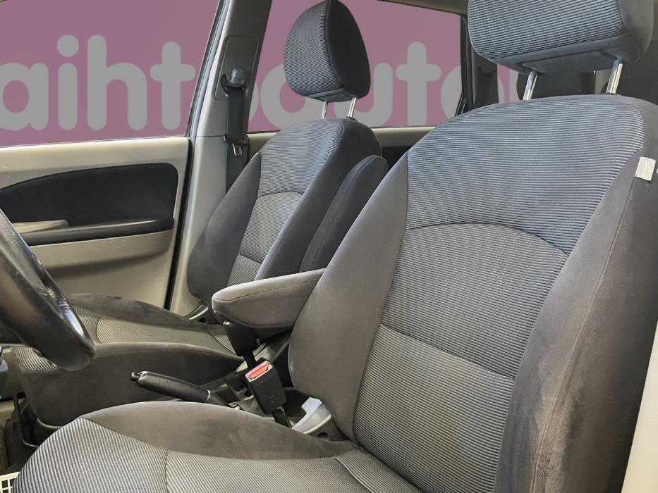 MITSUBISHI Grandis 2006