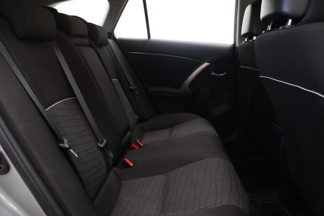 TOYOTA Avensis 2012