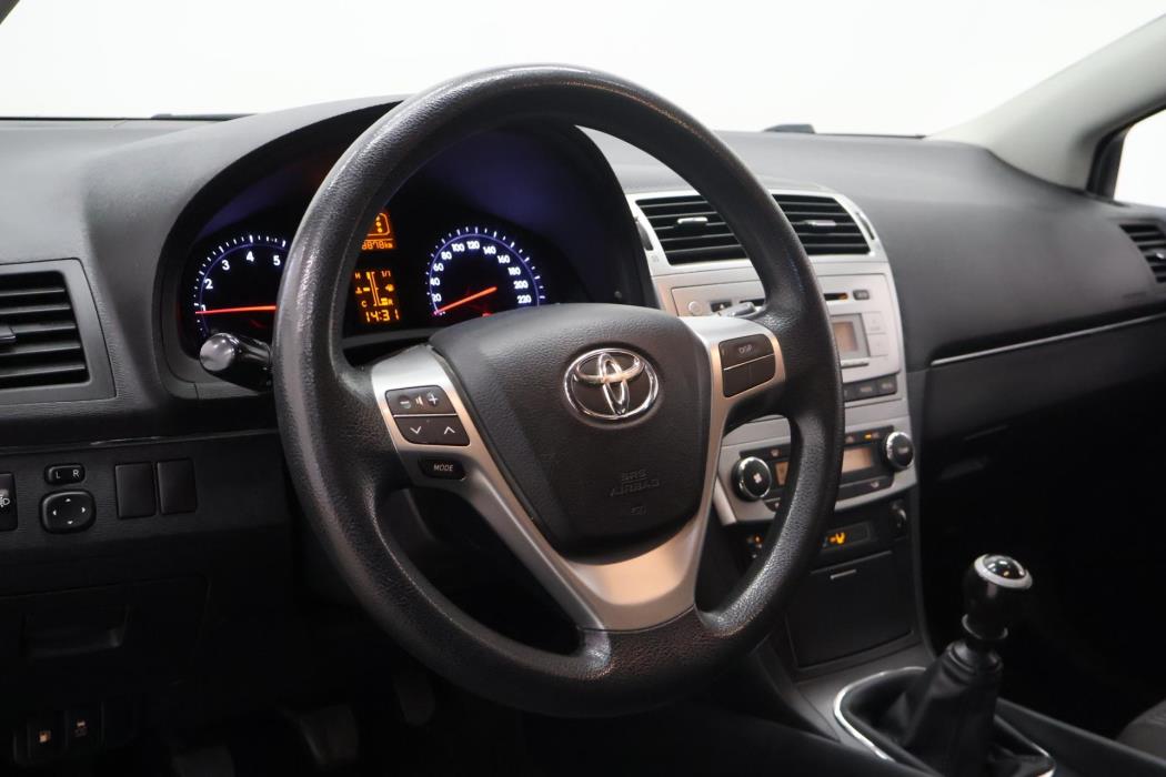 TOYOTA Avensis 2012
