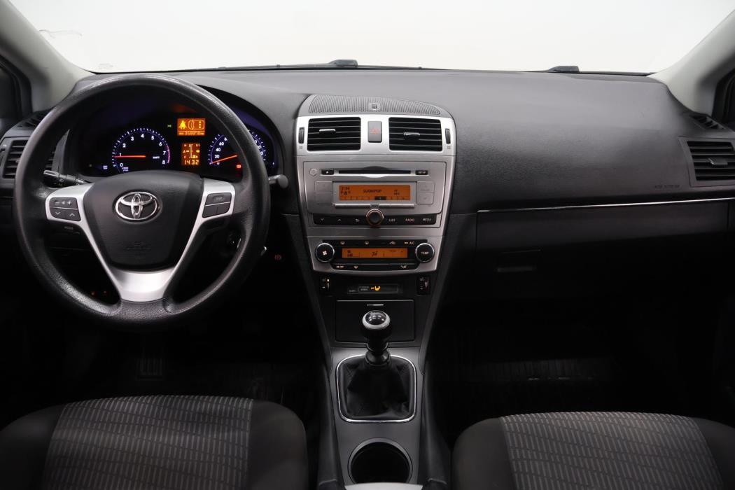 TOYOTA Avensis 2012