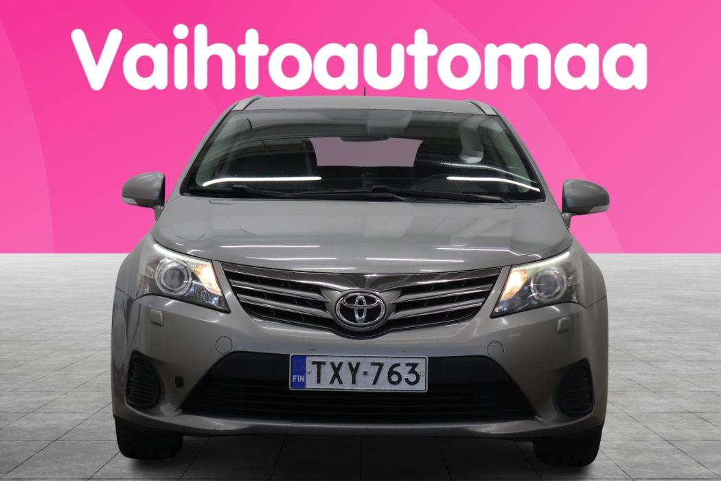 TOYOTA Avensis 2012