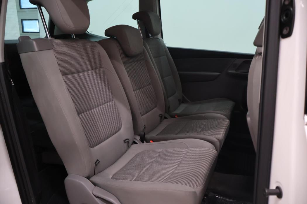 VOLKSWAGEN Sharan 2012