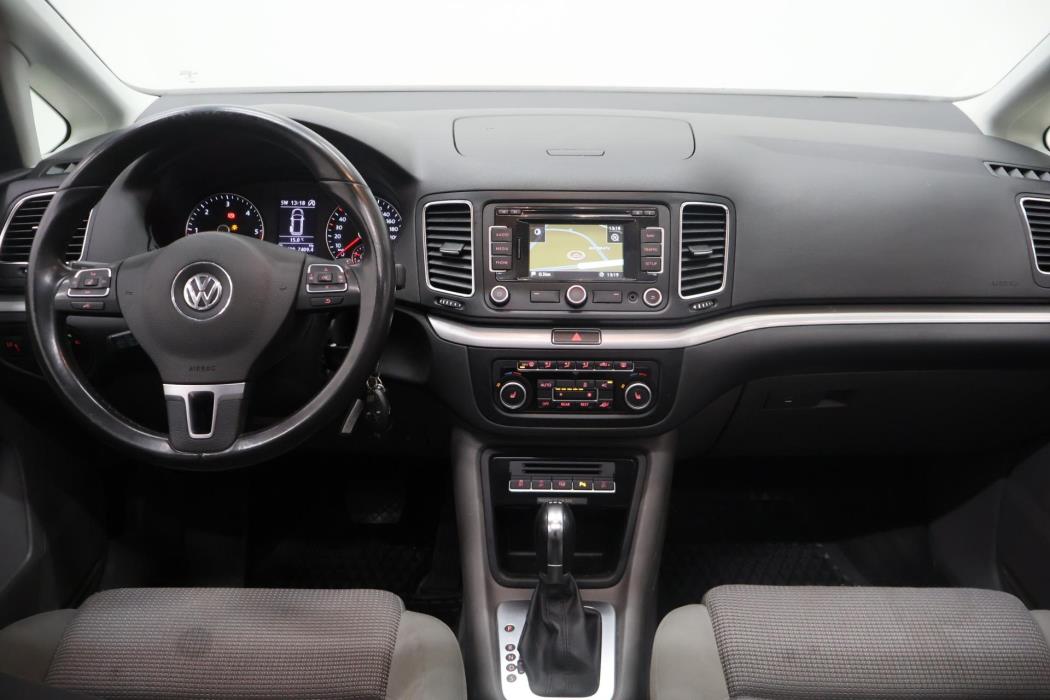 VOLKSWAGEN Sharan 2012