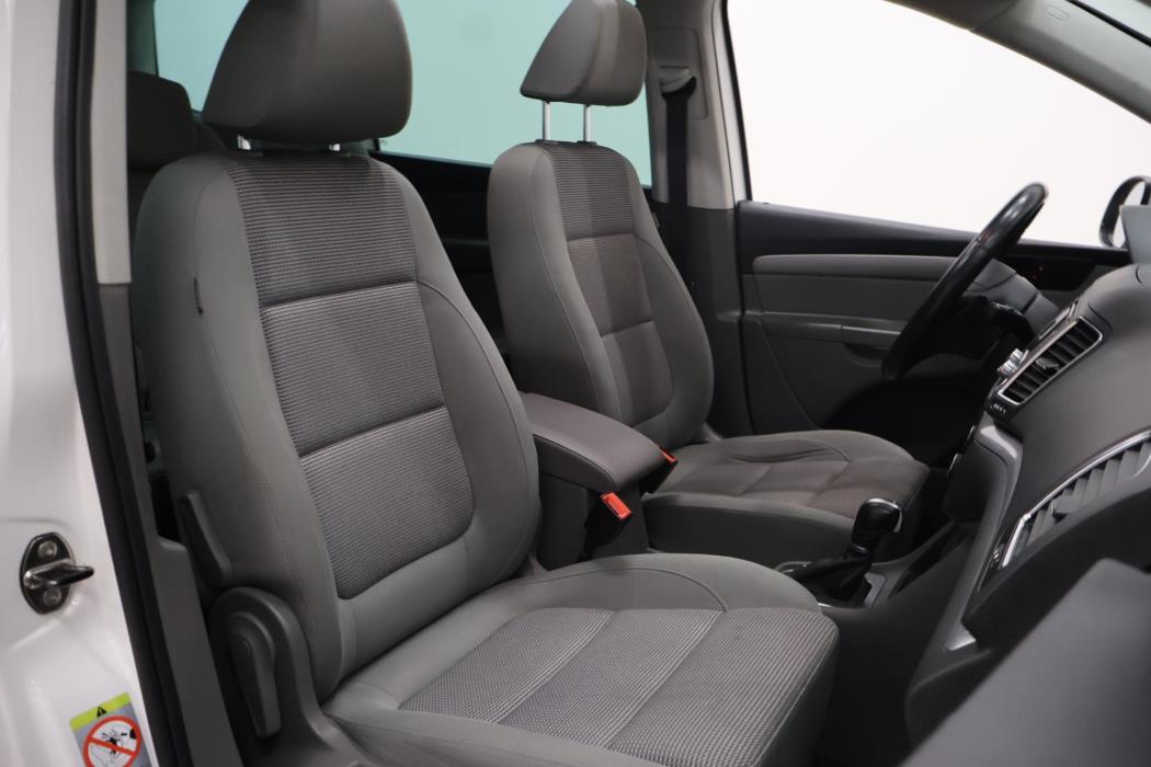 VOLKSWAGEN Sharan 2012