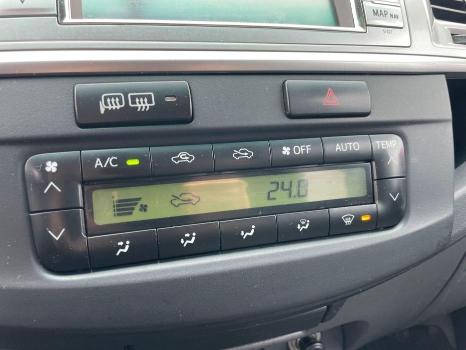 TOYOTA Hilux 2013