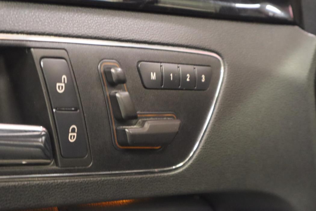 MERCEDES-BENZ E 2011