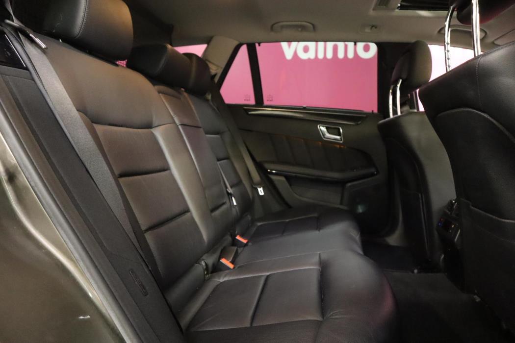 MERCEDES-BENZ E 2011