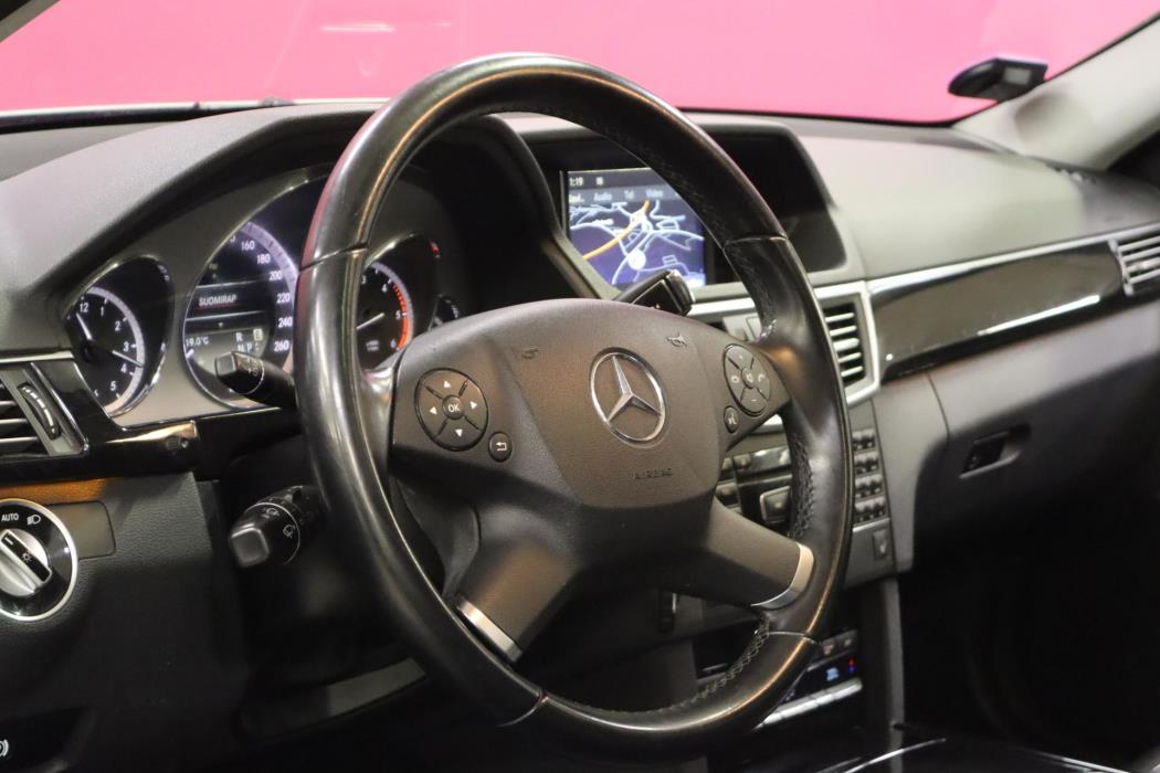 MERCEDES-BENZ E 2011
