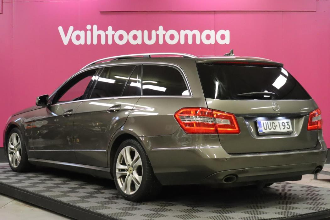 MERCEDES-BENZ E 2011