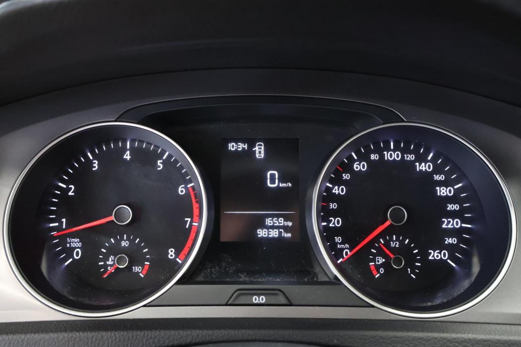 VOLKSWAGEN Golf 2016