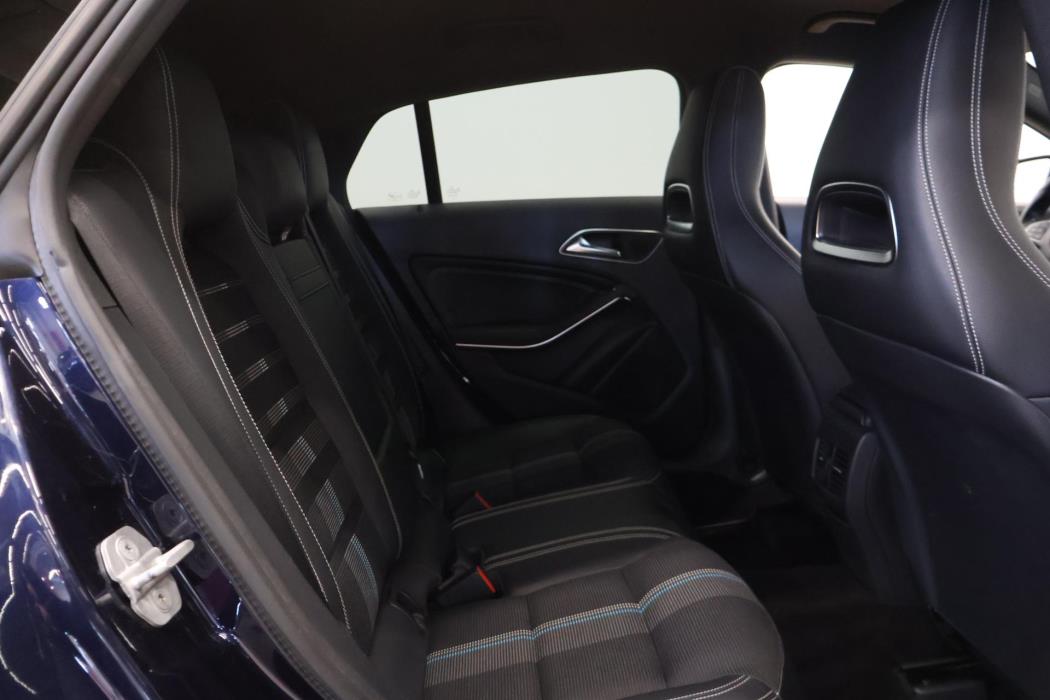 MERCEDES-BENZ CLA 2017
