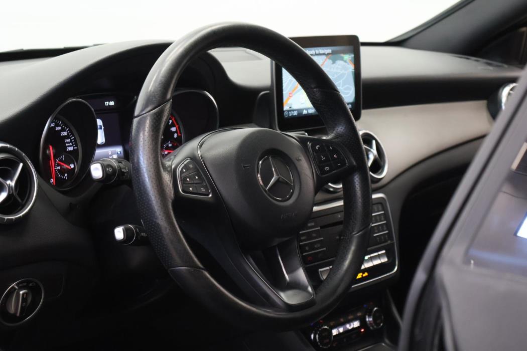 MERCEDES-BENZ CLA 2017
