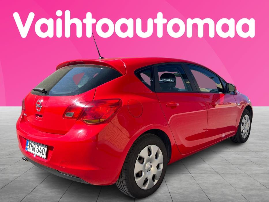 OPEL Astra 2011