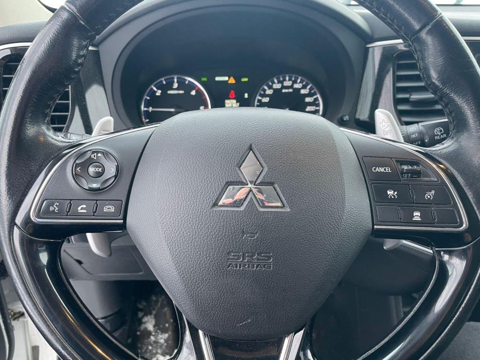 MITSUBISHI Outlander 2017