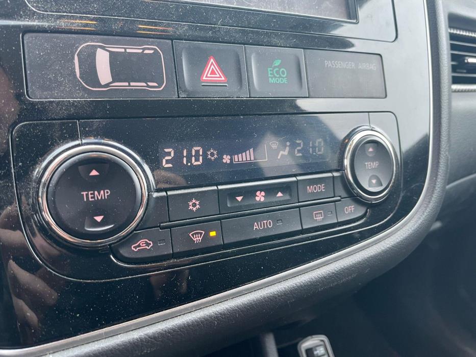 MITSUBISHI Outlander 2017