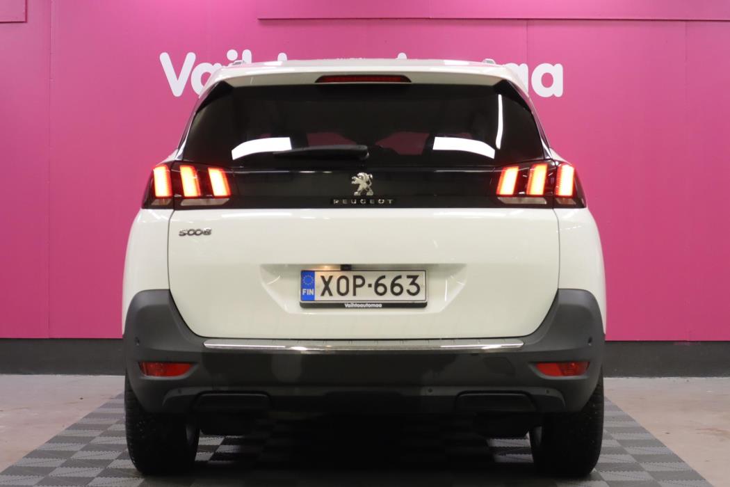 PEUGEOT 5008 2018