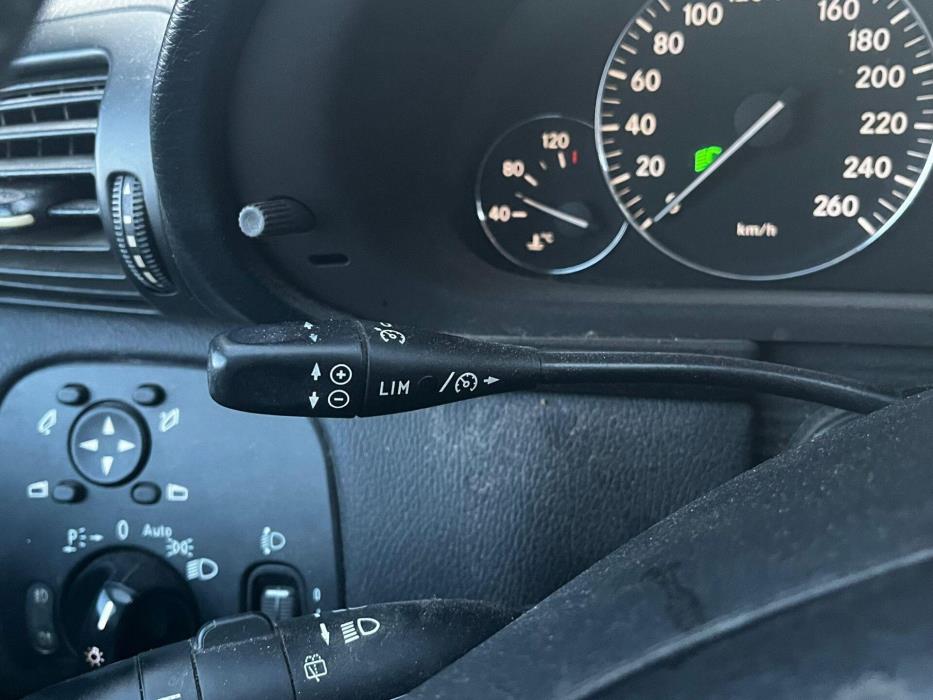 MERCEDES-BENZ C 2004