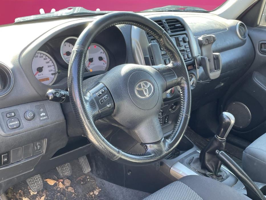 TOYOTA RAV4 2005