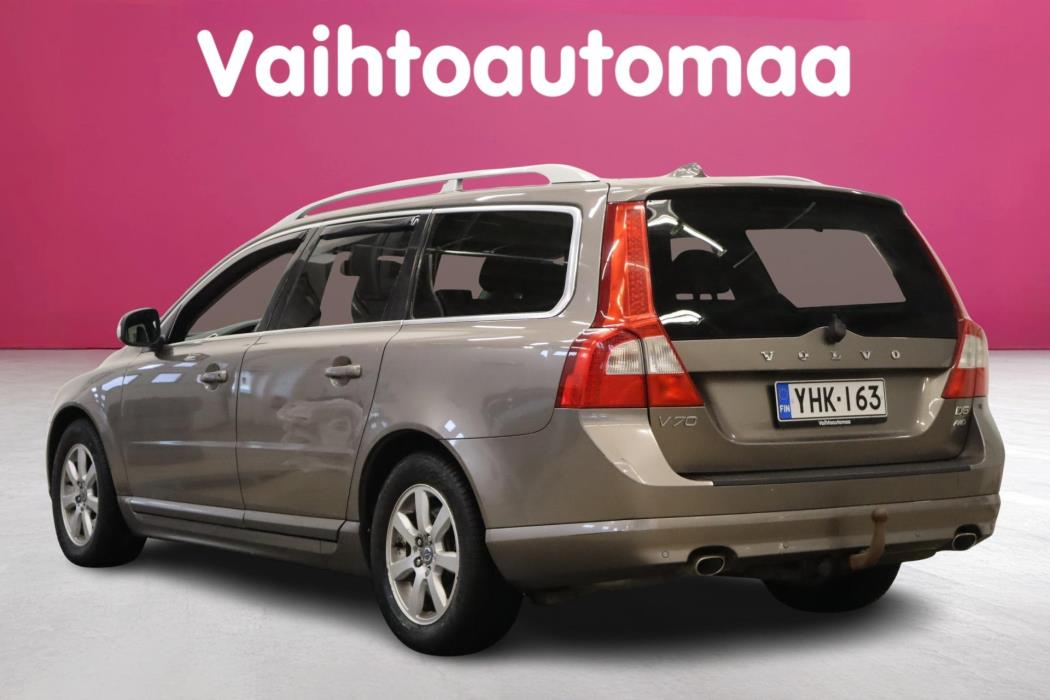 VOLVO V70 2011