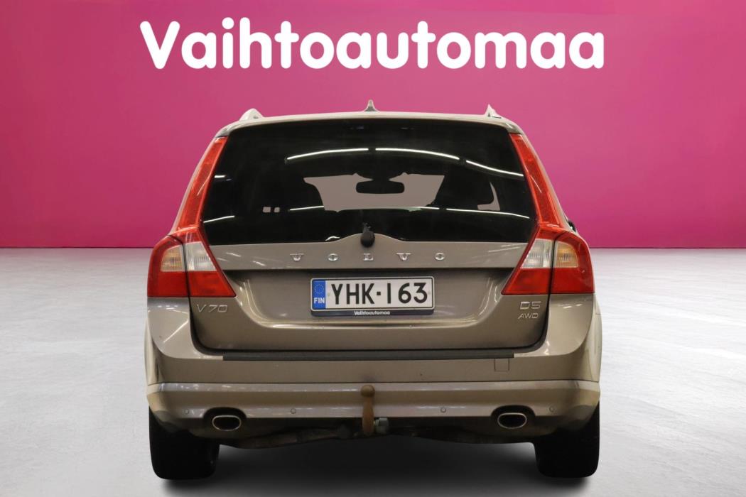 VOLVO V70 2011