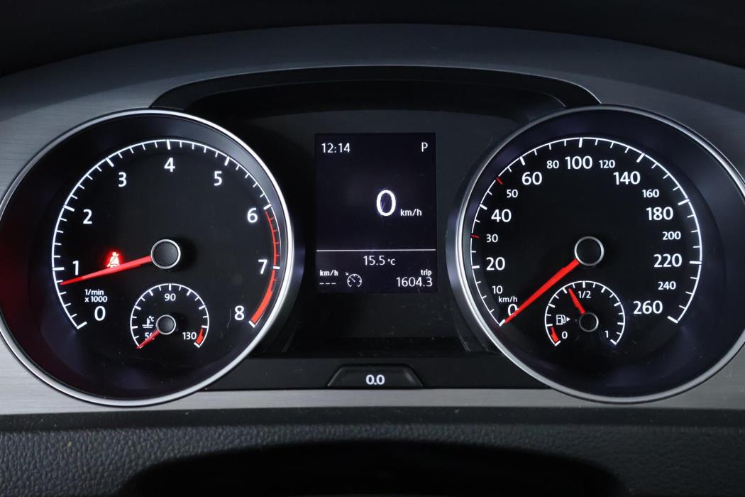 VOLKSWAGEN Golf 2015