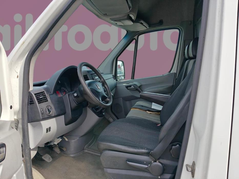 VOLKSWAGEN Crafter 2012