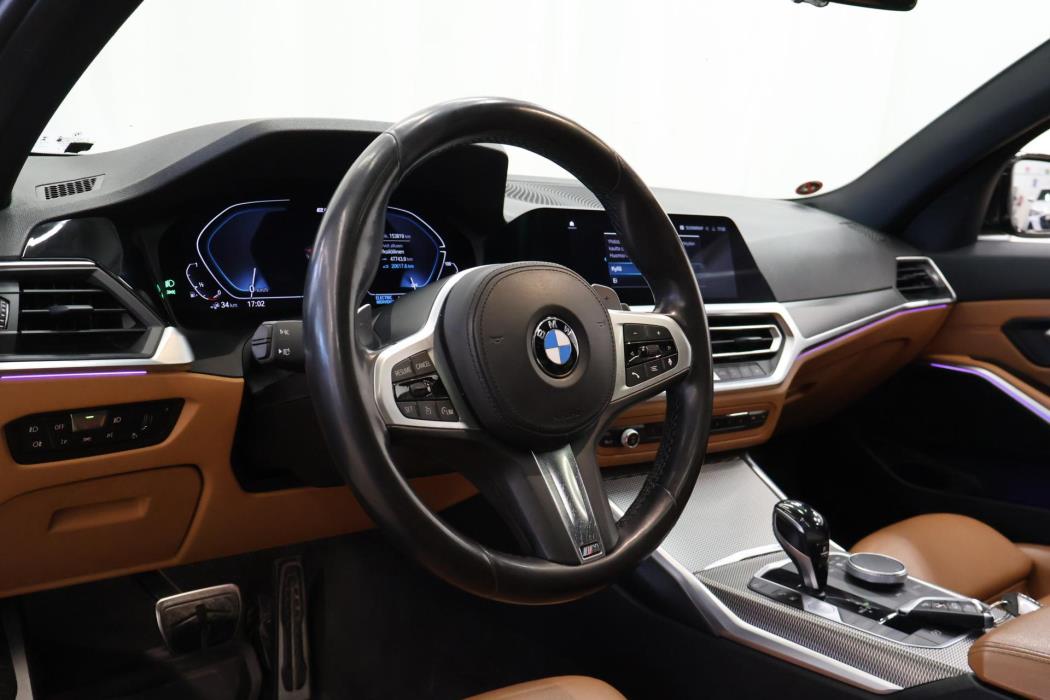 BMW 330 2020