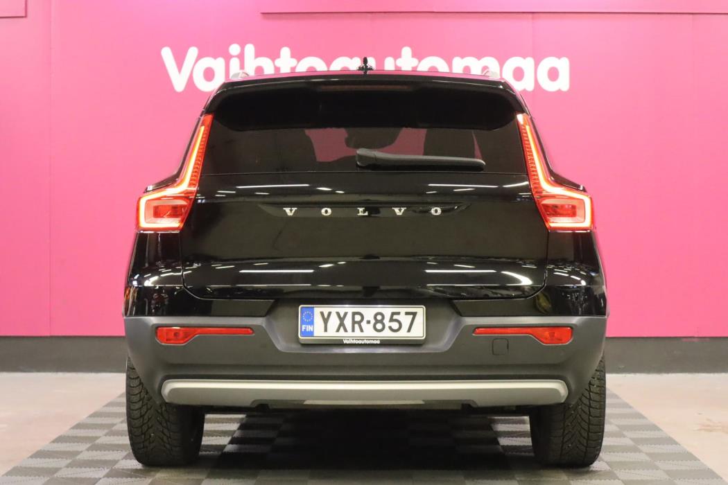 VOLVO XC40 2021