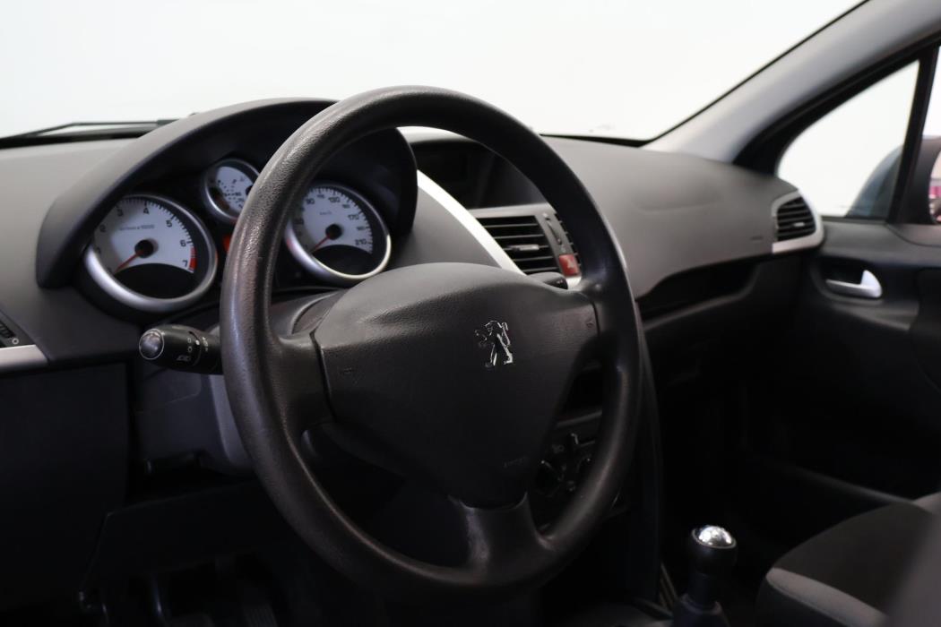PEUGEOT 207 2006