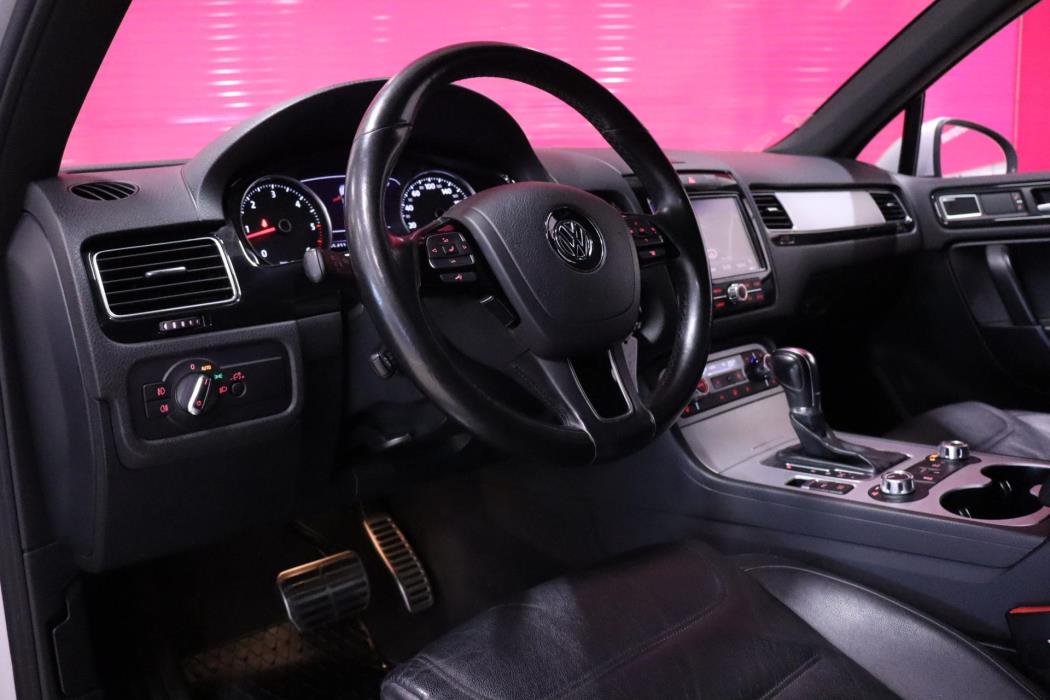 VOLKSWAGEN Touareg 2013