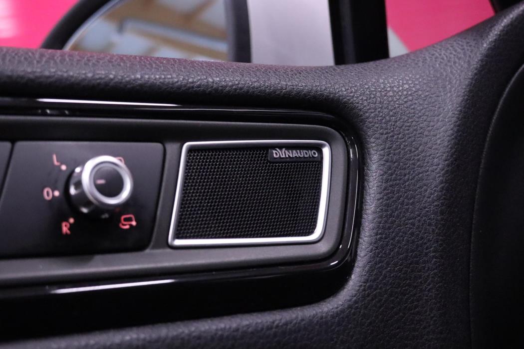 VOLKSWAGEN Touareg 2013