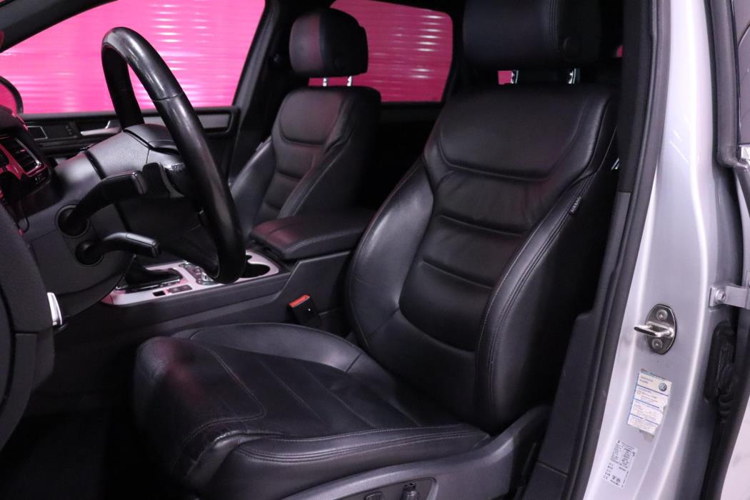 VOLKSWAGEN Touareg 2013