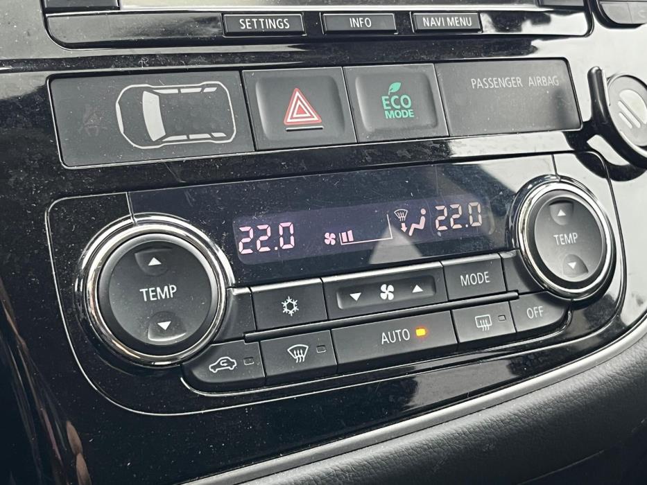 MITSUBISHI Outlander PHEV 2013