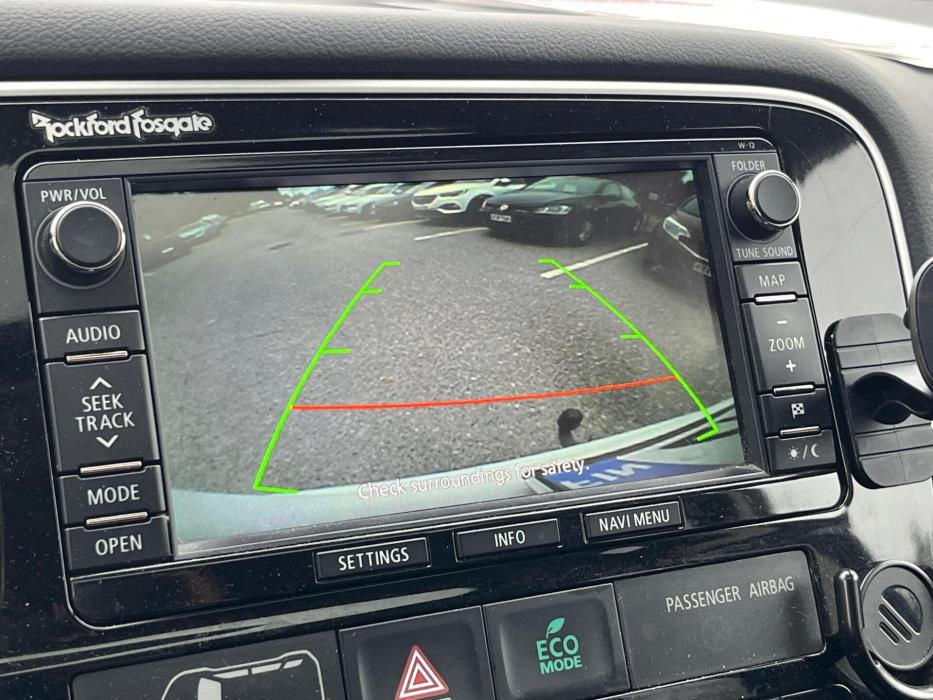 MITSUBISHI Outlander PHEV 2013