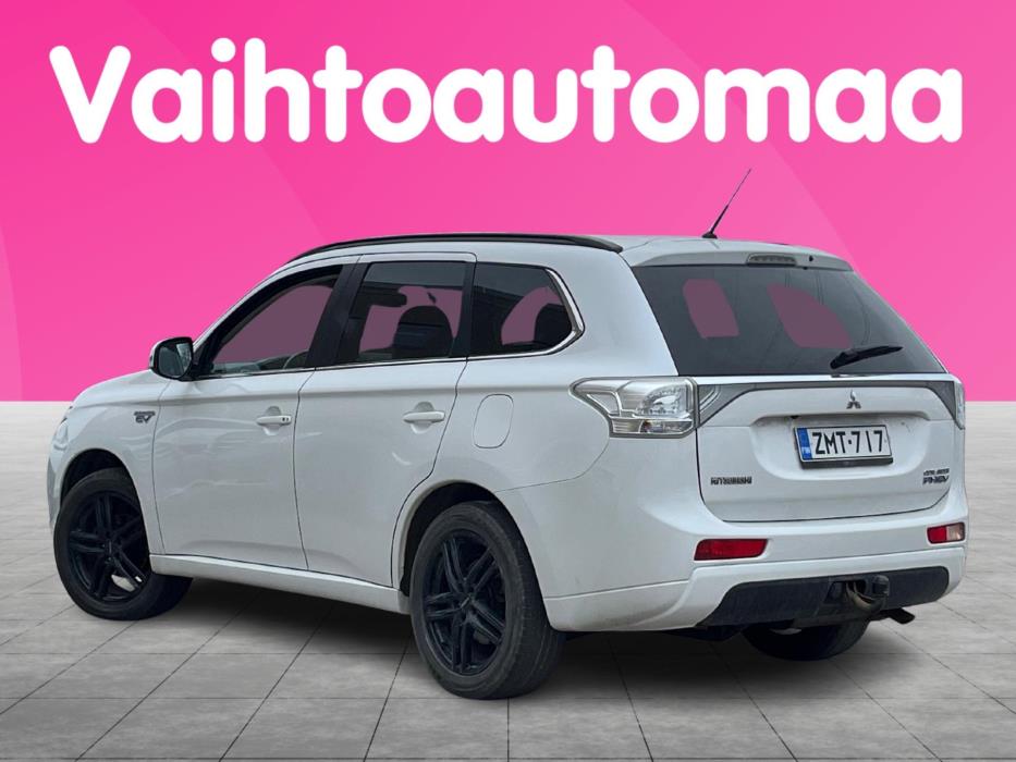 MITSUBISHI Outlander PHEV 2013
