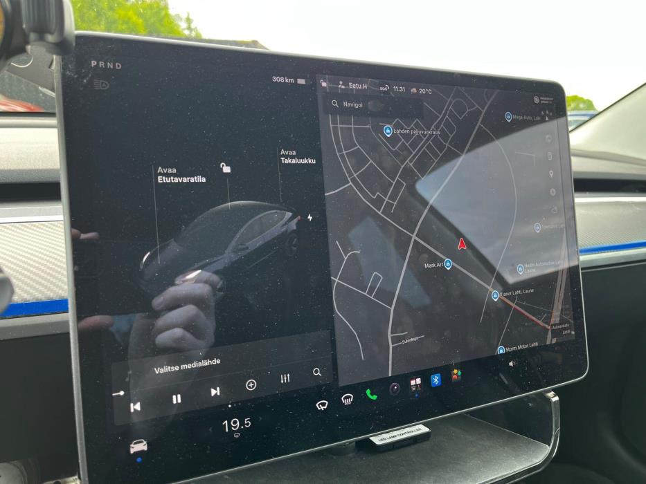 TESLA Model 3 2021