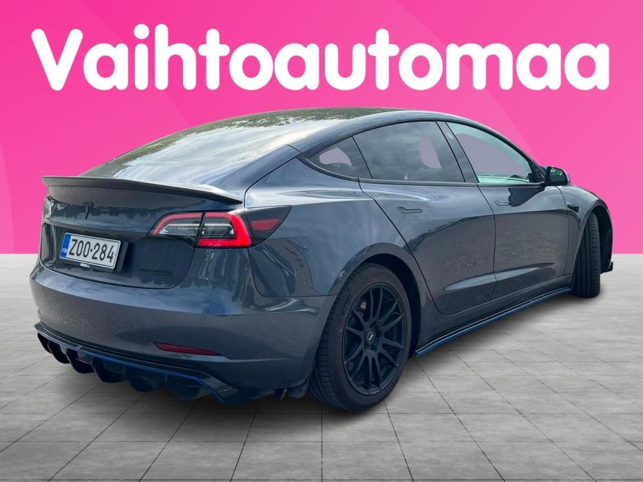 TESLA Model 3 2021