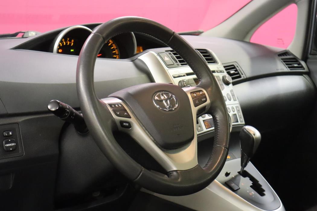 TOYOTA Verso 2012