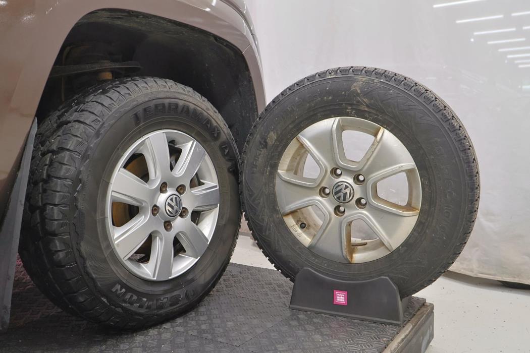 VOLKSWAGEN Amarok 2011