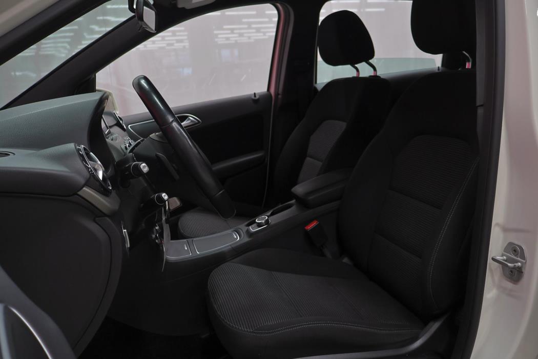 MERCEDES-BENZ B 2015