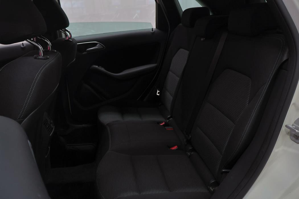 MERCEDES-BENZ B 2015