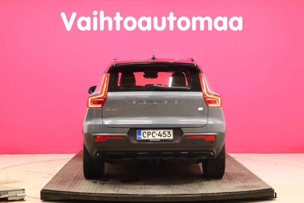 VOLVO XC40 2021
