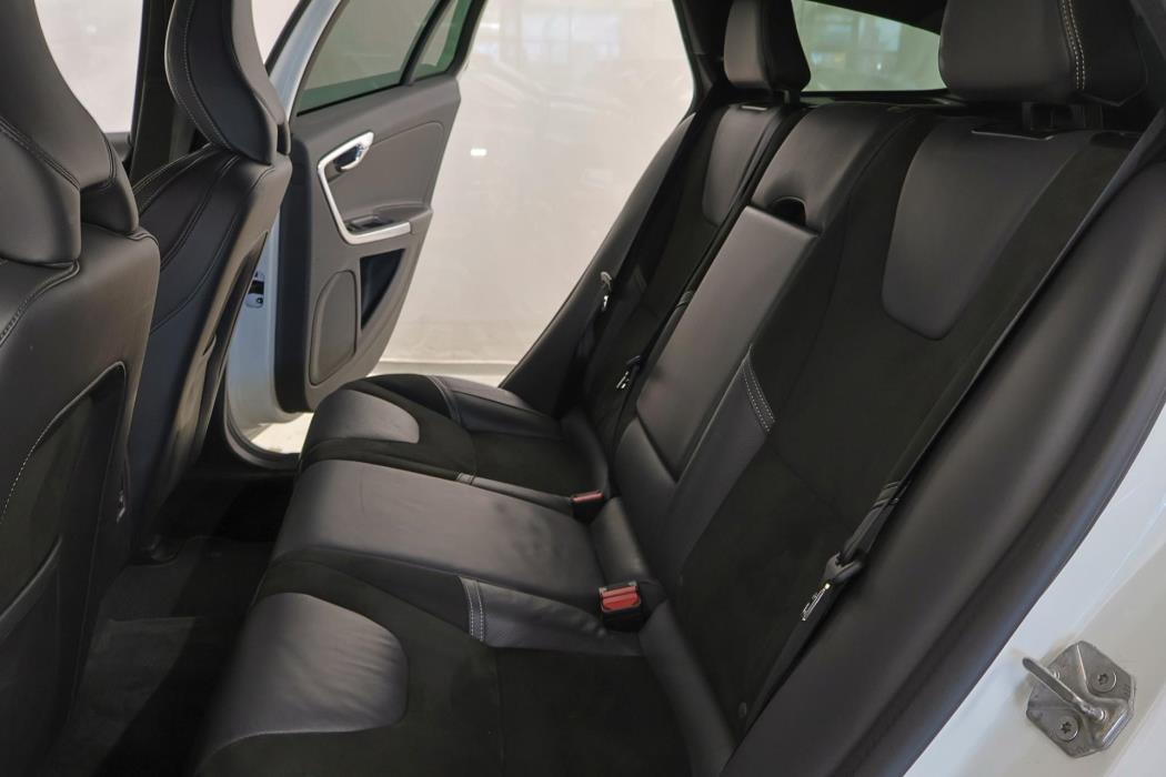 VOLVO V60 2018
