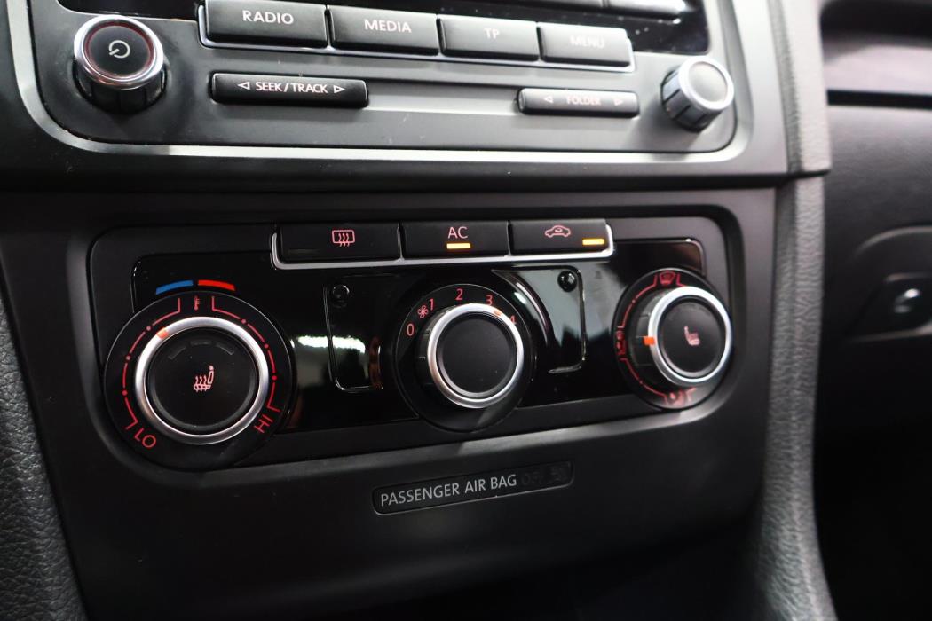 VOLKSWAGEN Golf 2011