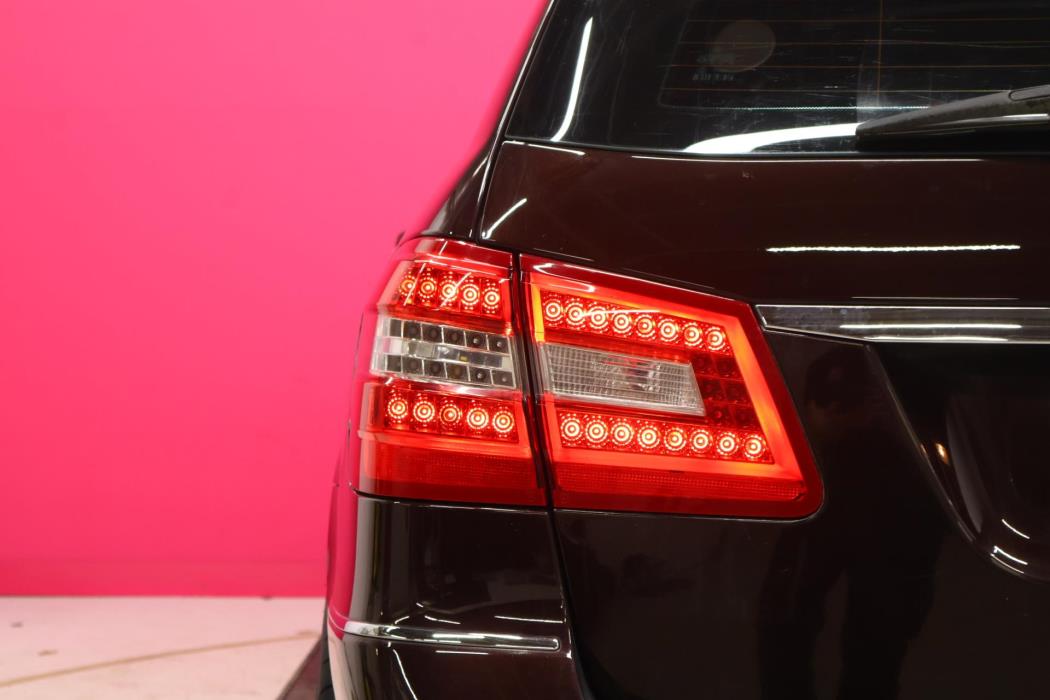 MERCEDES-BENZ E 2010