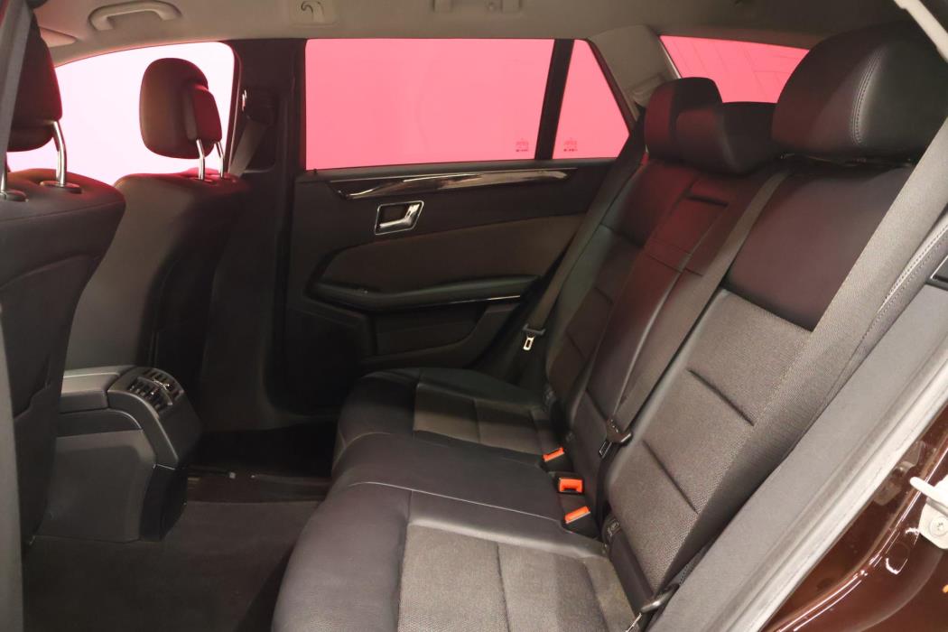 MERCEDES-BENZ E 2010