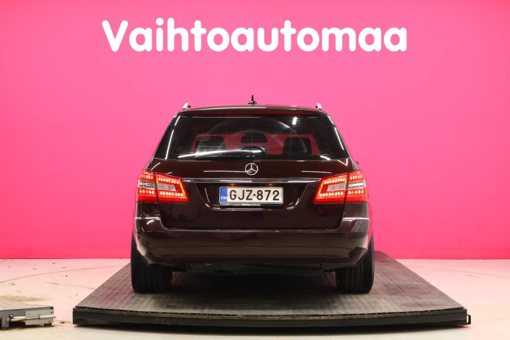 MERCEDES-BENZ E 2010