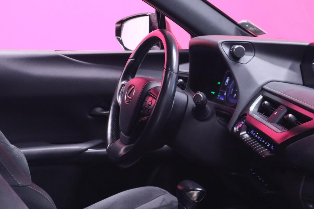 LEXUS UX 2022