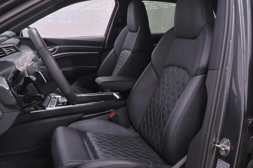 AUDI e-tron 2023